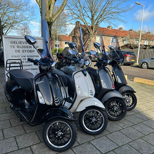 VESPA SPRINT ACTIE! incl. Hoogwindscherm/Valbeugelset